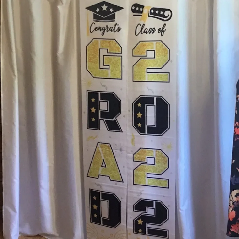 New stock graduation banner in polyester material hangers on both ends